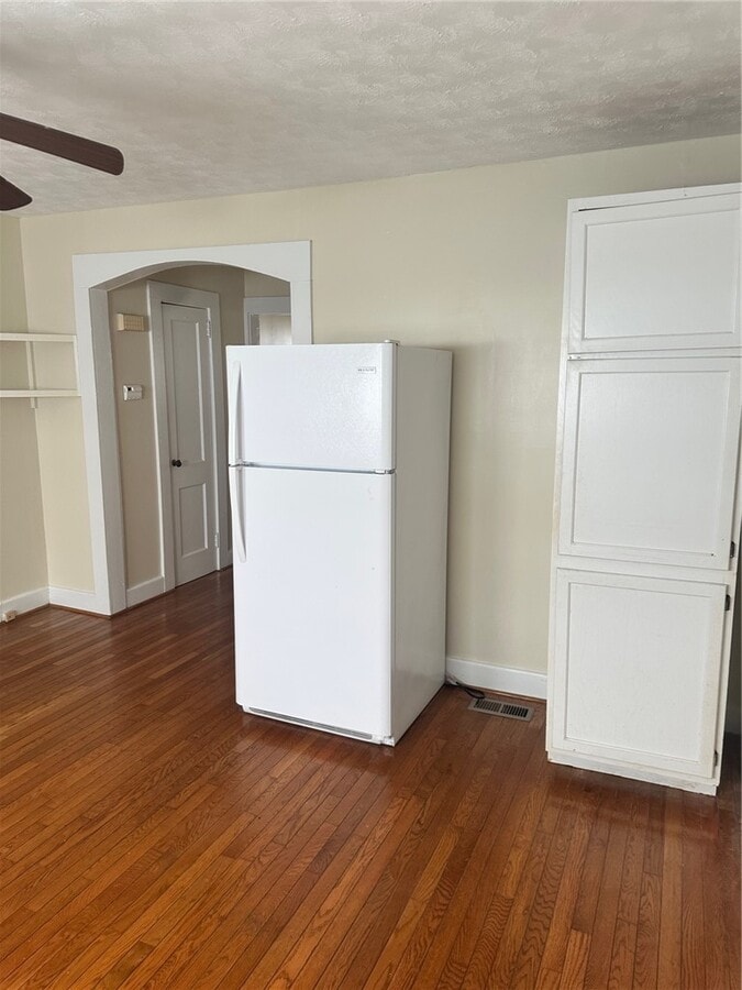 Photo - 122 Cedar St