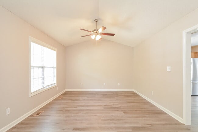 Photo - 1256 Grovewood Dr