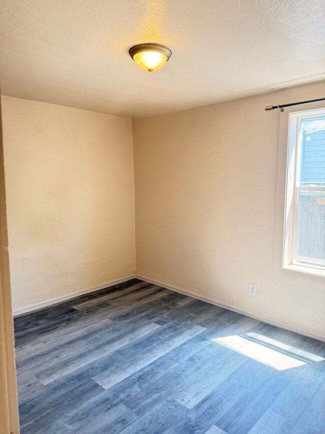 Photo - Cute House - 3Bed 1Bath - ONE Block from CMU!!!