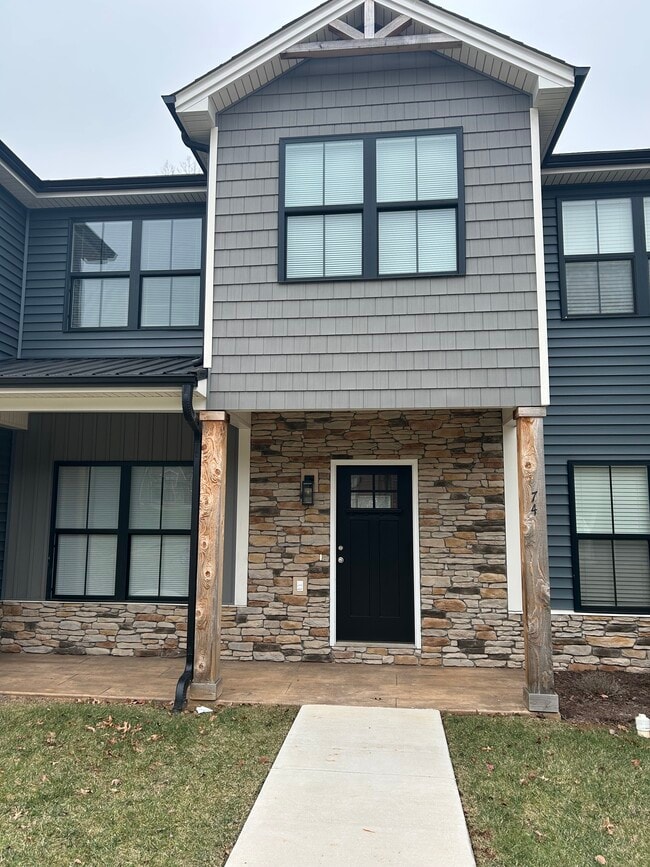 Building Photo - 74 Pelt Ln