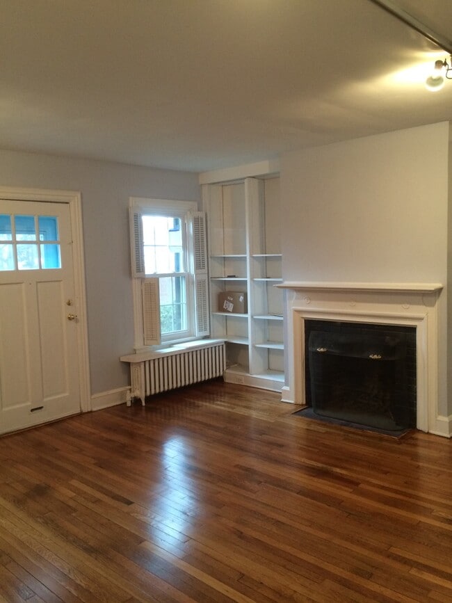 Photo - 3733 R St NW