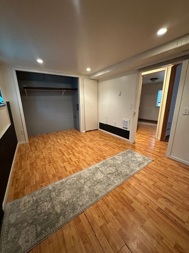 Photo - Cozy 2 bedroom 1 bathroom home in Everett!