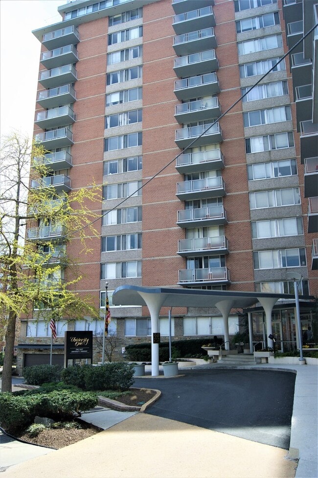 Building Photo - Spacious 2 Bedroom Condo at Gateway Park n...