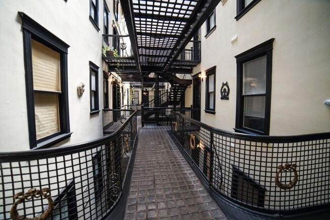 Photo - 2800 N Pine Grove Ave