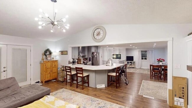 Photo - 322 W Cardinal Ave