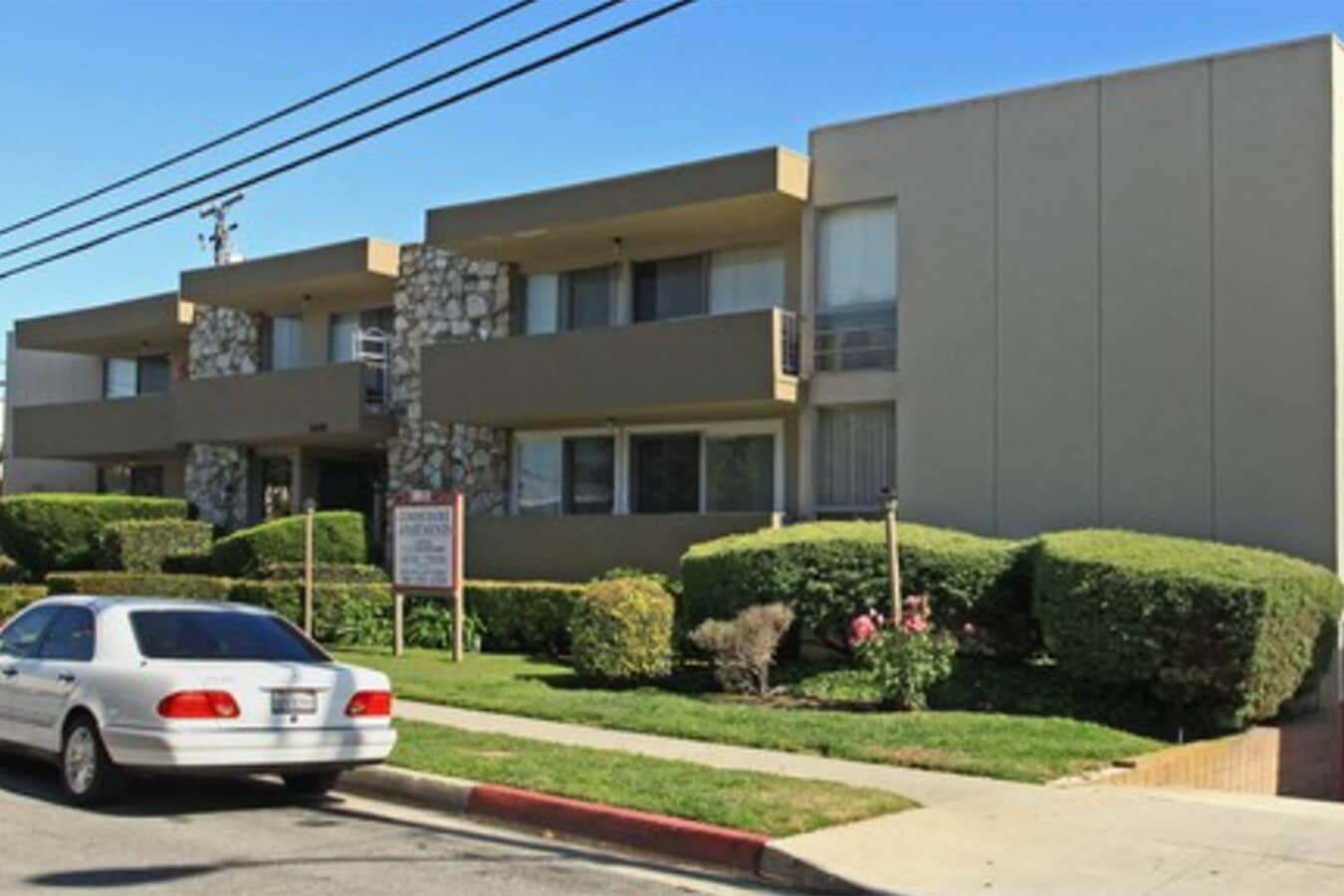 Photo - Commodore Apartments