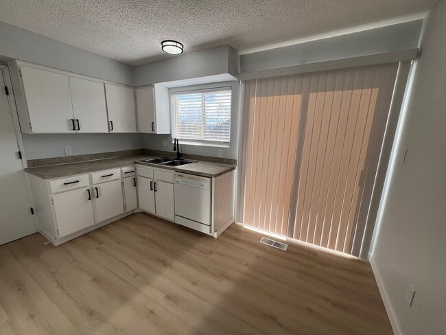 Photo - 928-932 N 6th Street Unidad 932