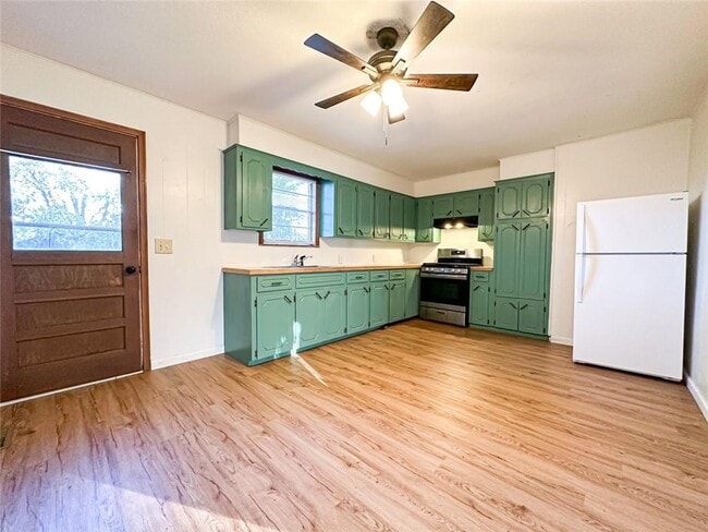 Photo - 102 Brenda Ave