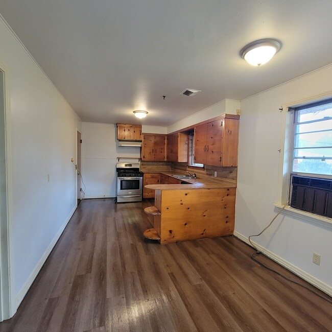 Photo - 210 Camellia Dr