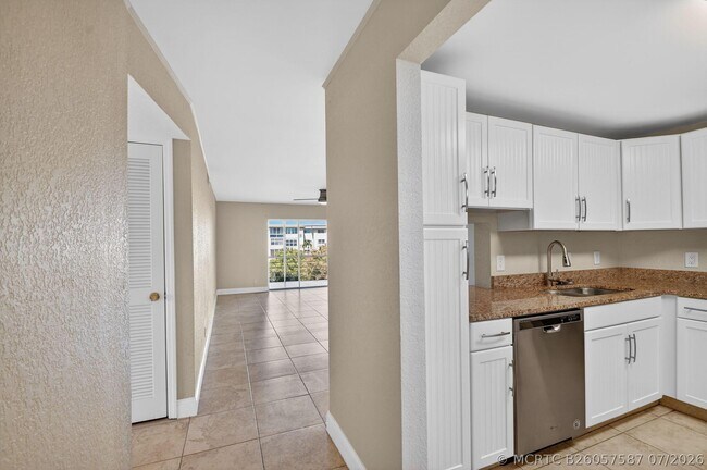 2615 NE 1st Ct Unit 312