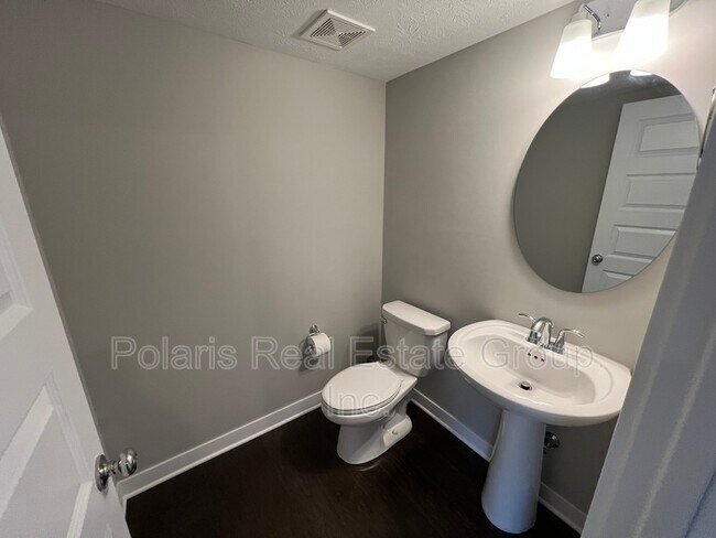 Photo - 635 Golborne St