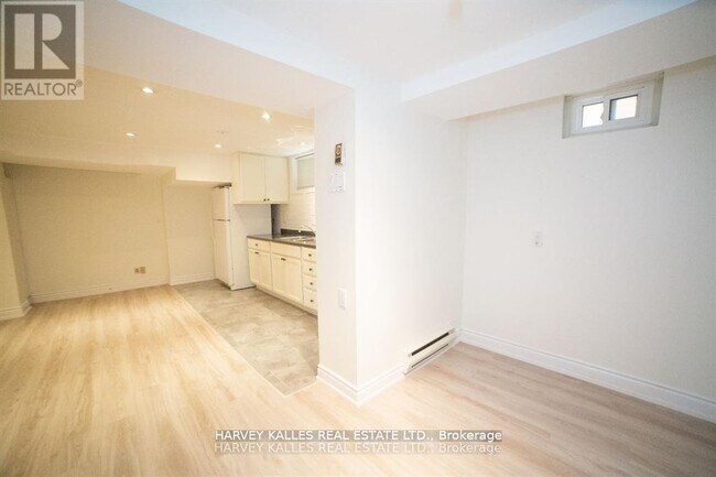 Photo - 550 Glencairn Ave Unit Bsmt