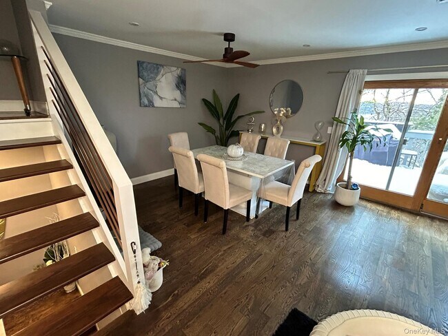 Photo - 18 Brewster Woods Dr