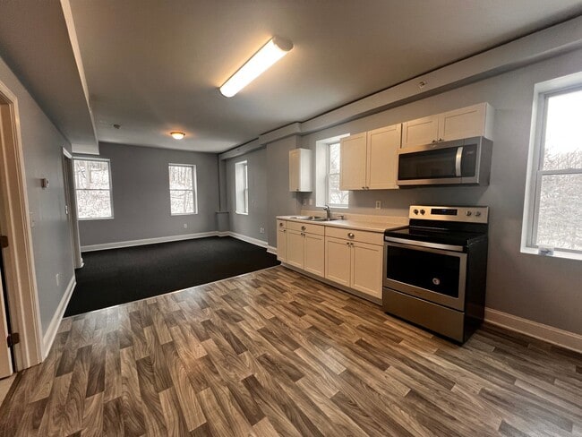 Photo - 2185 River Rd Unit Apt 2