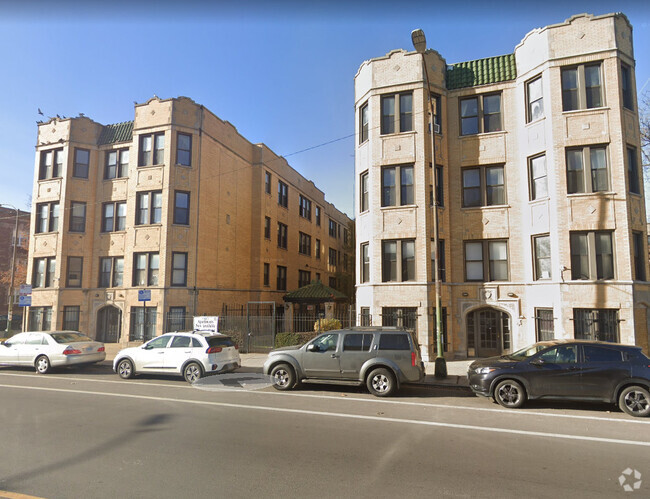 Building Photo - 1540 N Kedzie Ave Unit 3M Rental