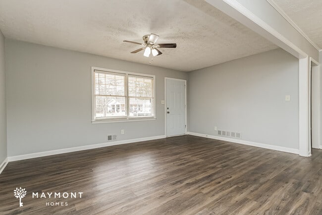 Photo - 1716 Hallmark Dr