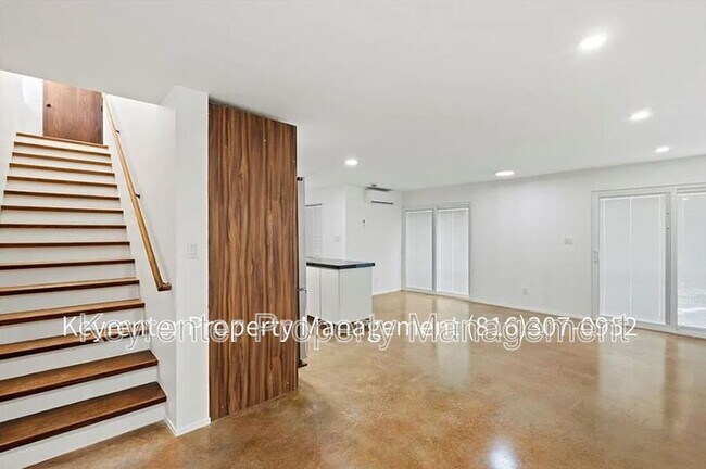 Photo - 4011 S Minnie St