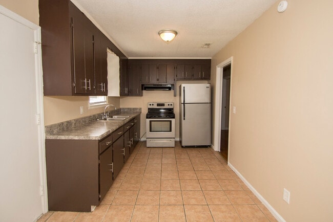Photo - 1707 Long Shadow Ln