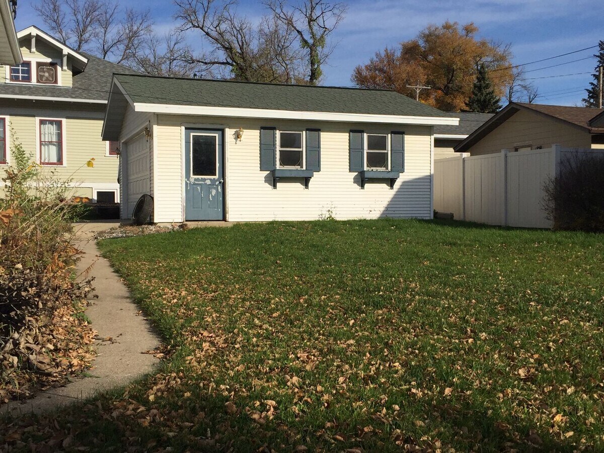 Photo - COMING SOON- Charming 2 Bedroom Home. Available March 20th