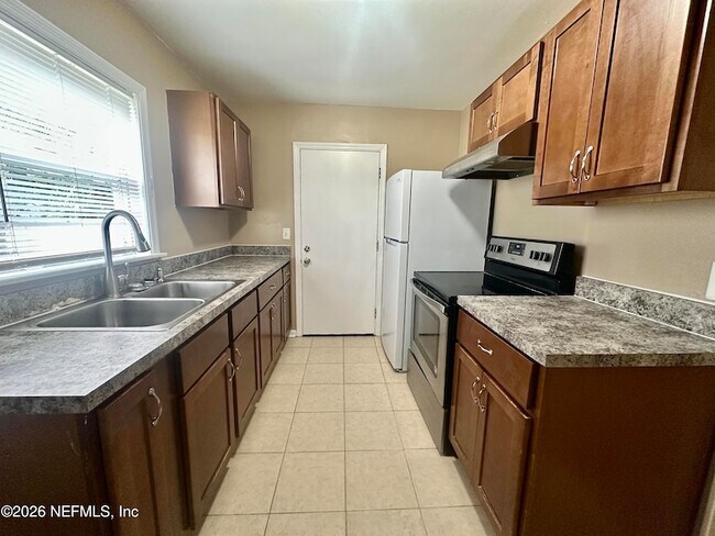 3533 Post St