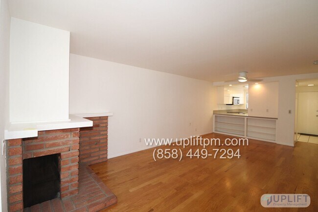Photo - 1 Bed 1 Bath near UCSD, laundry in unit, P... Unit 106