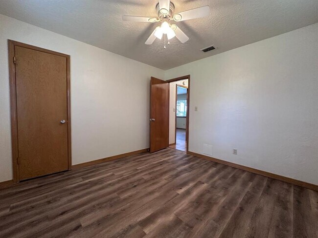 Photo - 2037 Delaware Ln Unit 2037