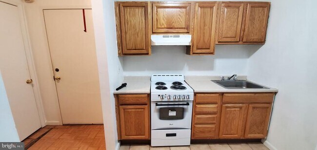 1324 Locust St Unit 211  