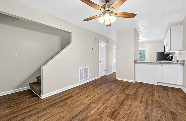 5148 Spring St Unit B4