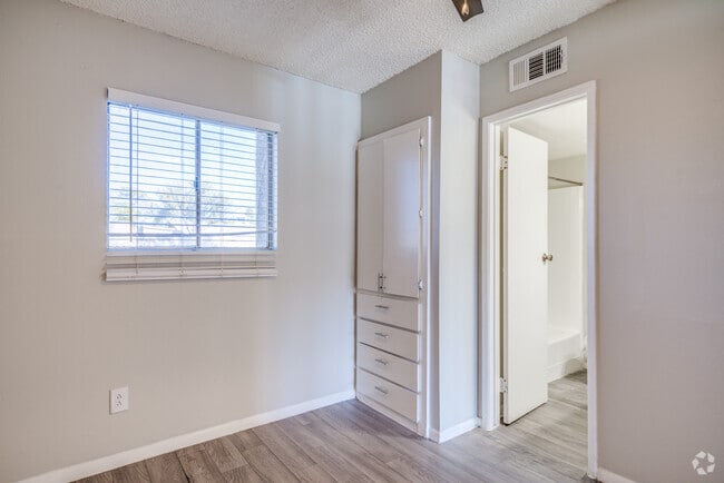 1BR, 1BA - 486SF