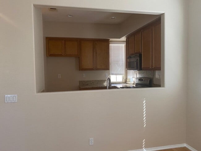 Building Photo - 88 New Season Unit NA Rental