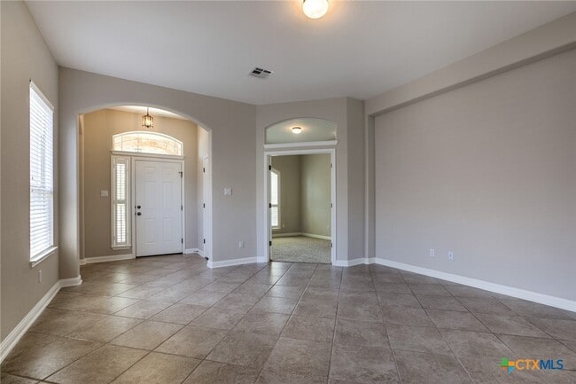 Photo - 3367 Rosalina Loop