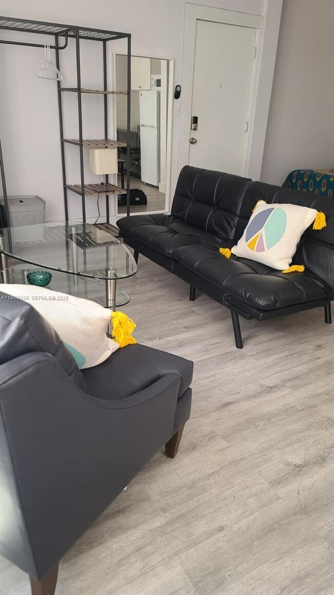 Building Photo - 3710 Collins Ave Unit N-309