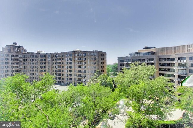 Photo - 2501 Calvert St NW Unit 711