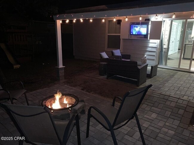 Photo - 508 Camelia St