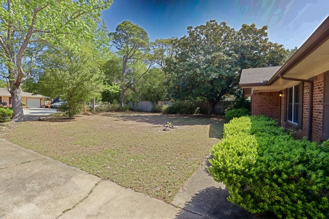 Photo - 3363 El Portal St