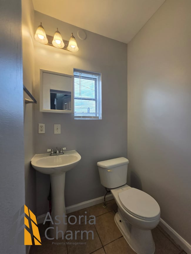 Photo - 3016 Pelham Ave