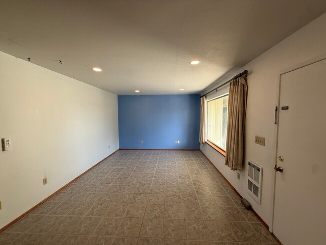 4207 W Walnut St Unit 1/2