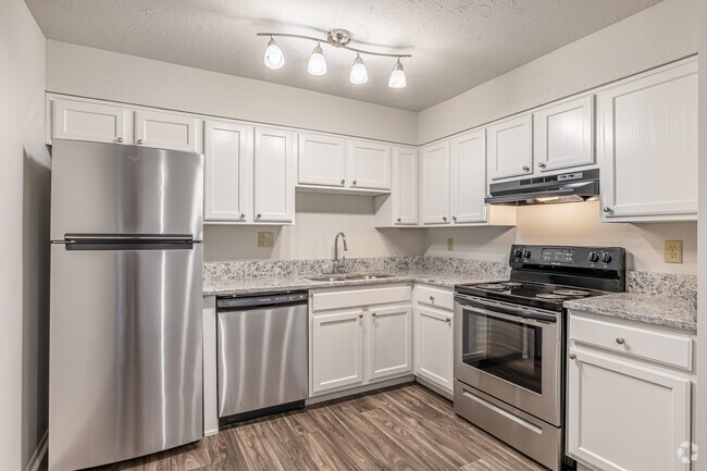 1BR, 1BA - 660SF - Kitchen