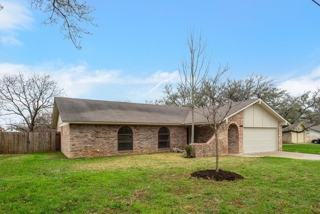 Photo - 2503 Versailles Dr