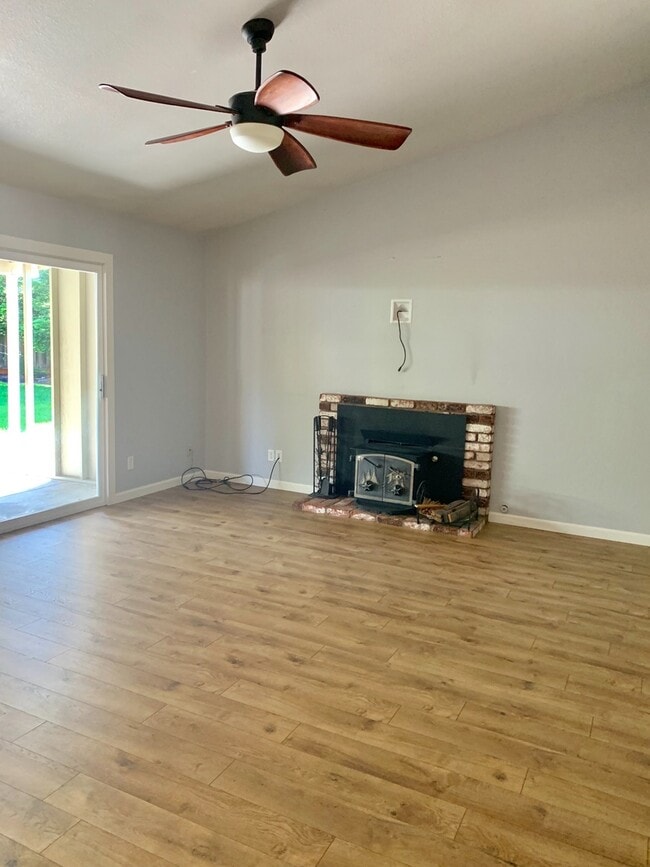 Photo - Single Level 4 Bedroom with a Lovely Backyard!! Co signers are accepted ~ Near SSU