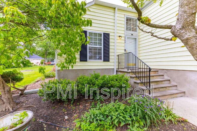 Photo - 2404 Buckingham Cir