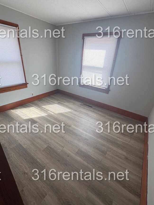 Photo - $950 - 3 bed 1 bath - Single Family Home