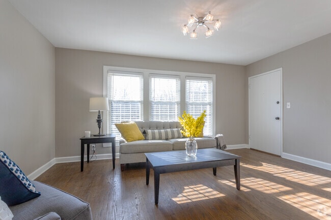 2BR, 1BA - 880 SF - Living Room