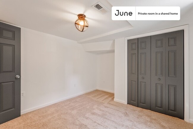 Photo - Room in Shared 5 bed/2 bath home Unidad BE