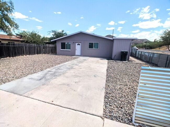 Photo - 1343 W Alameda St