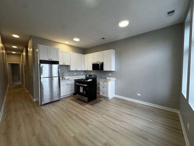 Photo - 4007 W School St Unit E