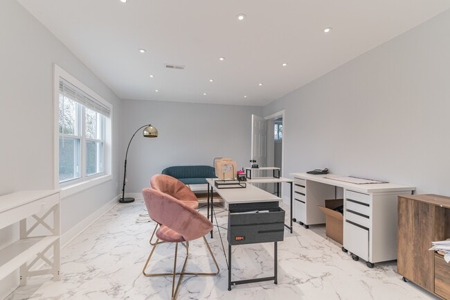 Abelia Square Leasing Office