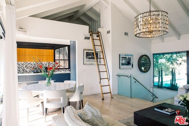 Photo - 8297 Presson Pl