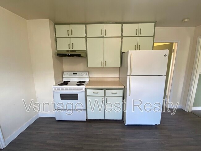 Photo - 4221 Spiers Rd