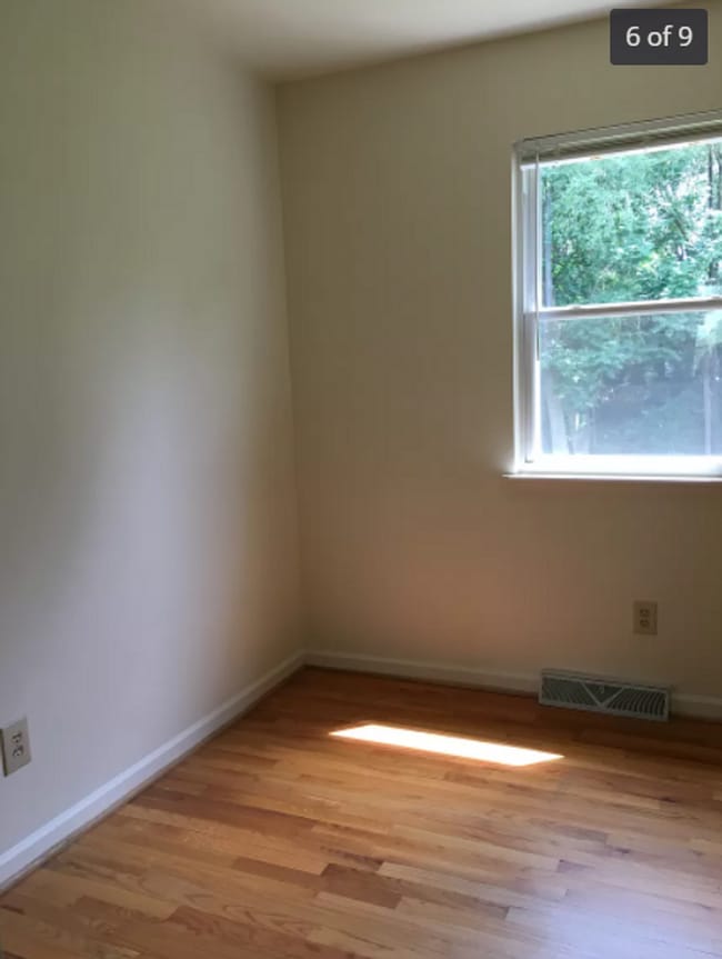 Photo - 3 Bedroom & 2.5 Bathrooms Minutes from Downtown!
